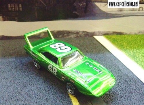 ’70 Plymouth Superbird - Hot Wheels Classics Series 3 toy car collectible - Main Image 2
