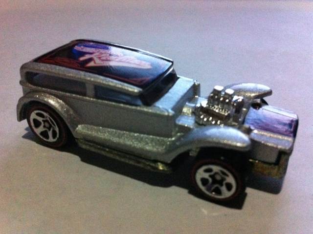 Red line - Torero - 2002 Metal Collection toy car collectible - Main Image 2