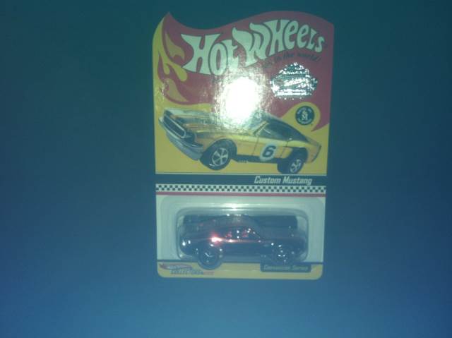 2007 HWC Custom Mustang - 2001 Red Line Club toy car collectible - Main Image 2