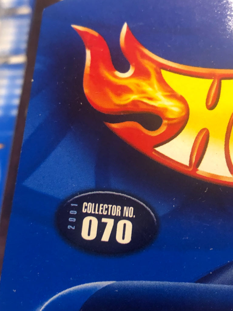 Hot Wheels Blast Lane - Skull & Crossbones toy car collectible - Main Image 2