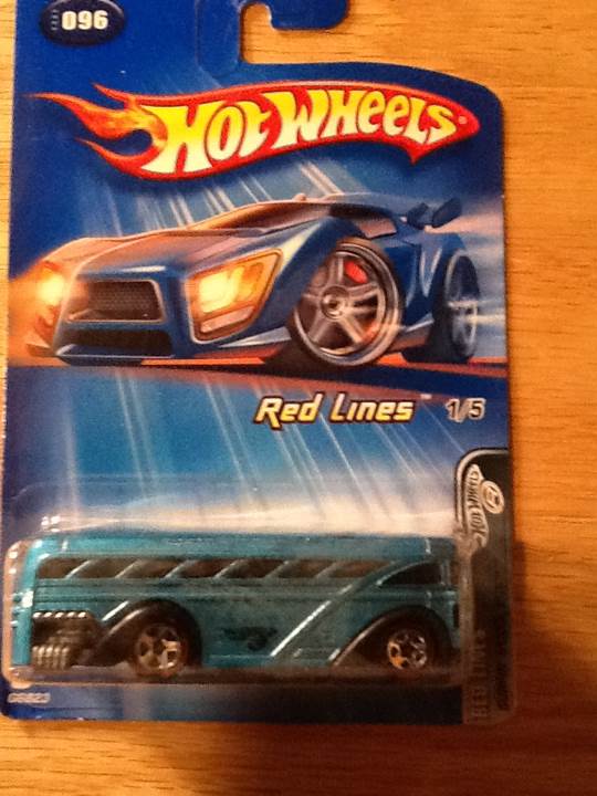 Surfin’ School Bus - Red Lines toy car collectible - Main Image 2