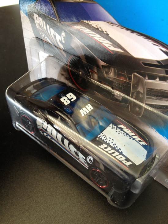 ’10 Camaro SS - 2013 Treasure Hunt Series toy car collectible - Main Image 2