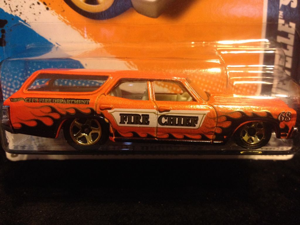 Super - ’70 Chevelle SS Wagon - 2012 Super Treasure Hunt Series toy car collectible - Main Image 2