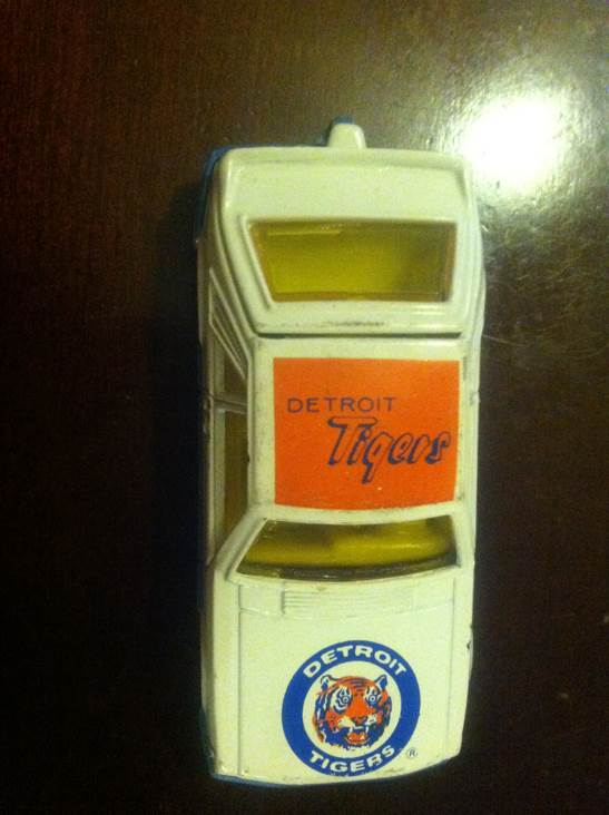 Corgi Detroit Tigers  - Mustang Cobra toy car collectible - Main Image 2