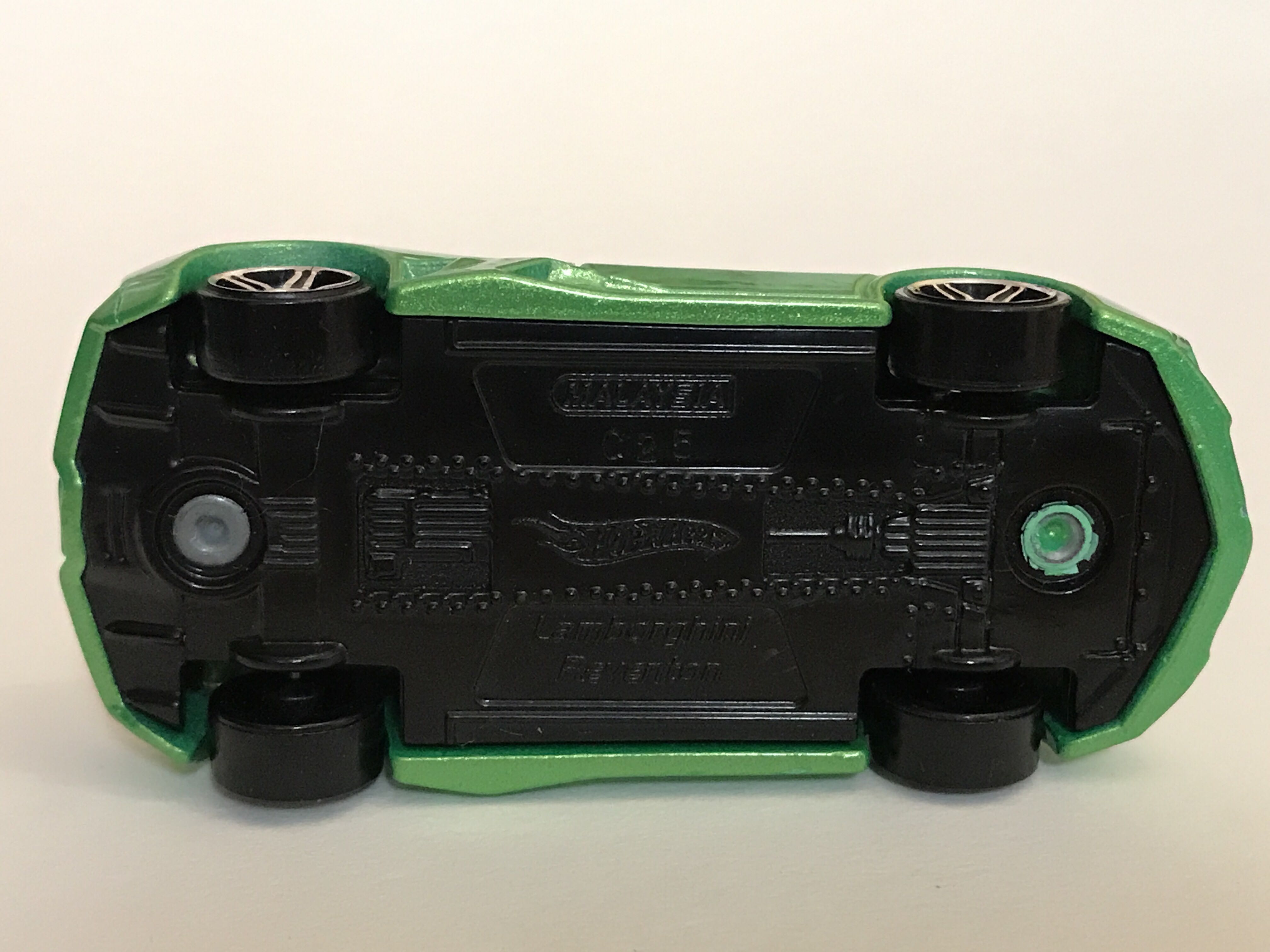 Lamborghini Reventón - HW Garage toy car collectible - Main Image 4