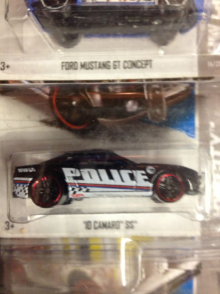 ’10 Camaro SS - 2013 Treasure Hunt toy car collectible - Main Image 2