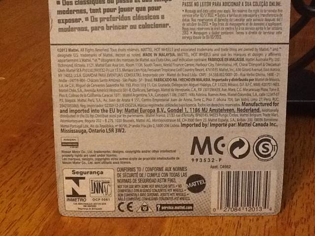 Nissan Skyline GT-R (R34) - HW Showroom - Asphalt Assault ’13 toy car collectible - Main Image 2