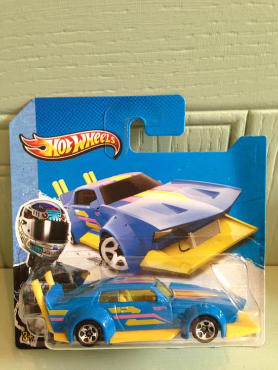 Mad Manga - HW City toy car collectible - Main Image 1