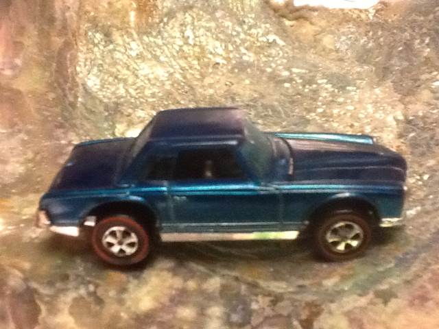 Mercedes Benz SL280 - 1969 Hot Wheels toy car collectible - Main Image 2