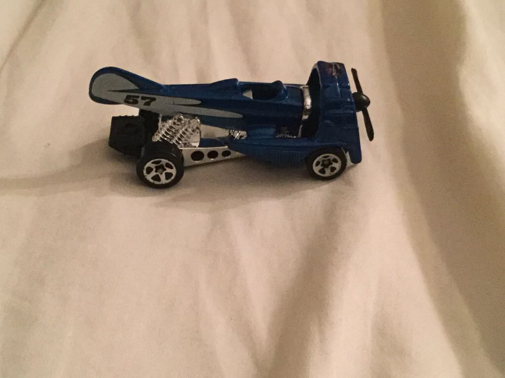 Dog Fighter  toy car collectible - Main Image 2