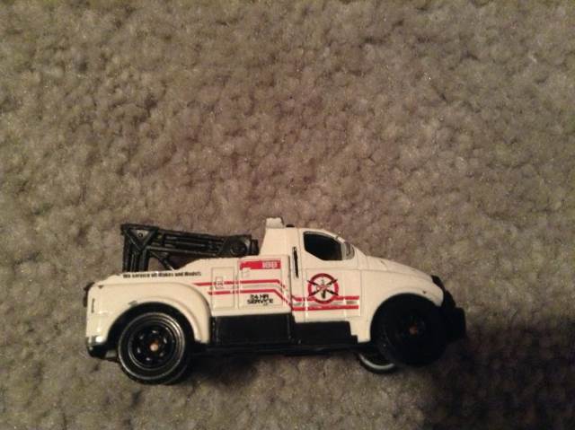 Matchbox 2008 Tow Truck  toy car collectible - Main Image 1