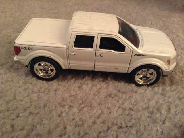 Jada 2010 Ford F-150  toy car collectible - Main Image 1