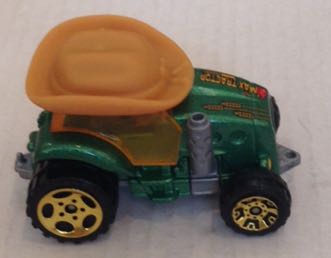 Max Tractor Verde y Cafe - Machtbox toy car collectible - Main Image 2