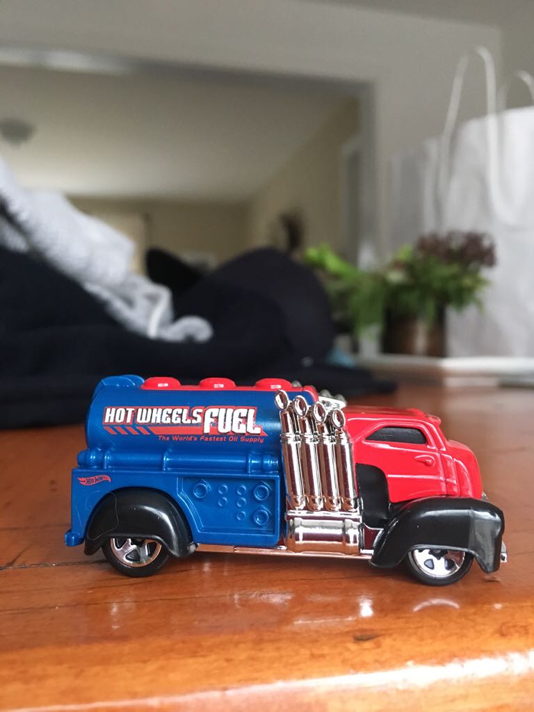 Fast Gassin - 2016 HW City Works toy car collectible - Main Image 2