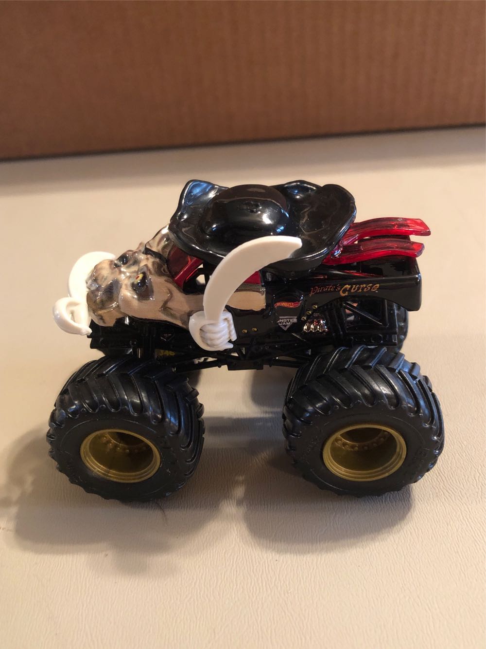 Pirate’s Curse Old Style - Monster Jam toy car collectible - Main Image 2