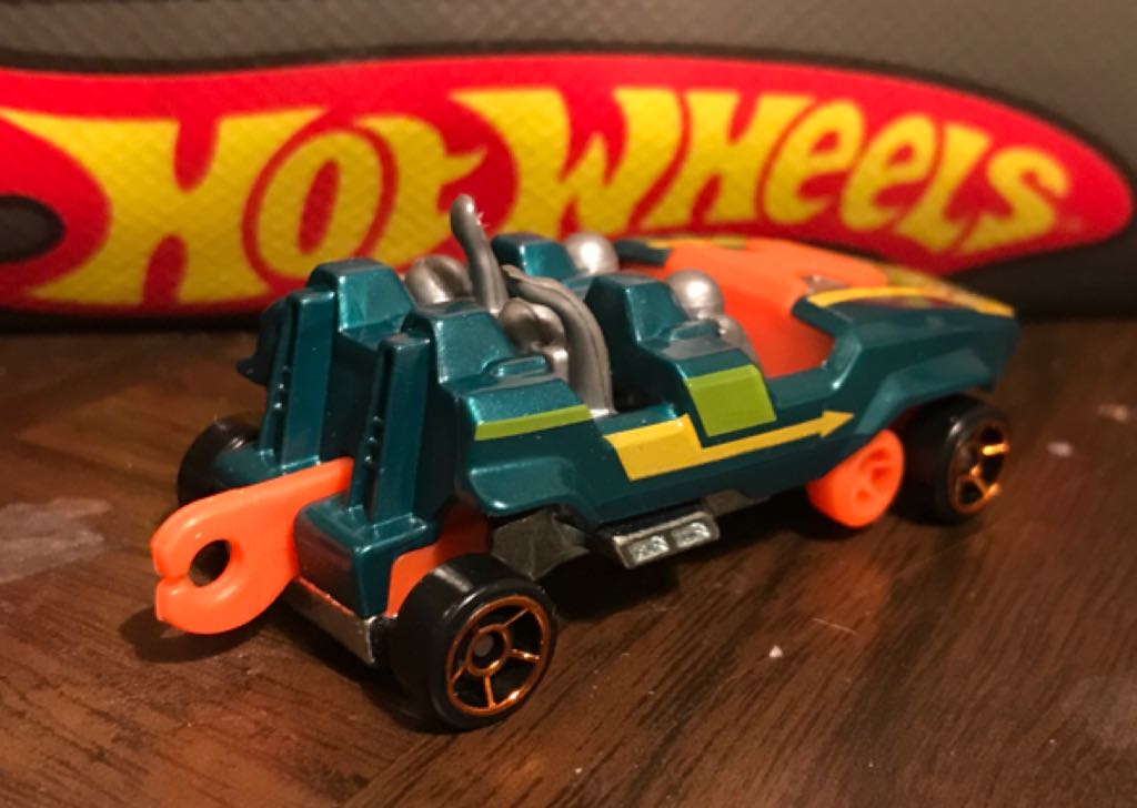 Loopster - HW City Works toy car collectible - Main Image 2
