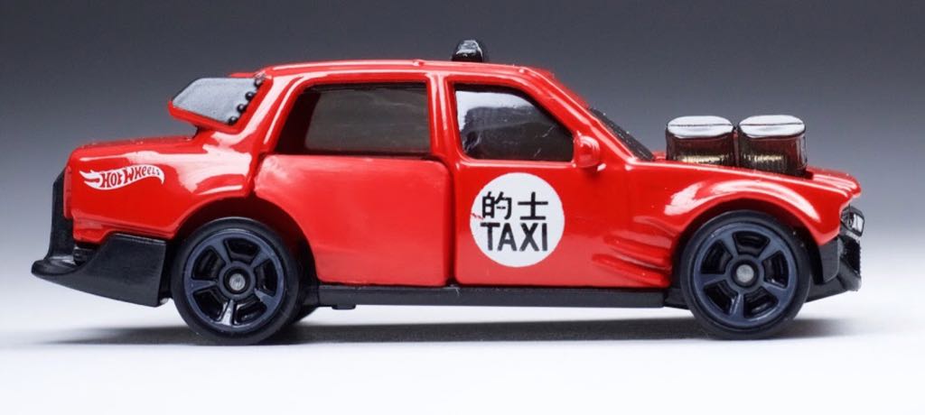 Time Attaxi - HW City Works toy car collectible - Main Image 2