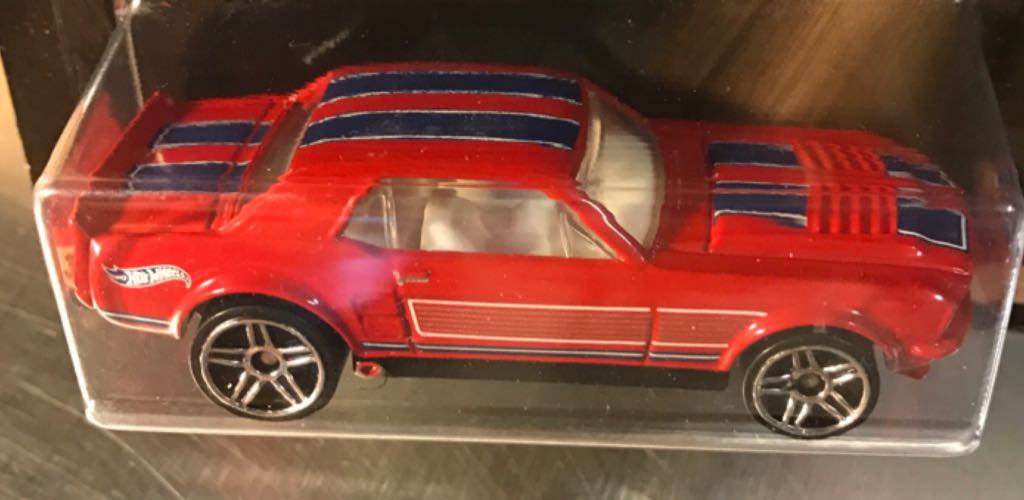 Ford Mustang Coupe 1967 - HW Vintage American Muscle toy car collectible - Main Image 2