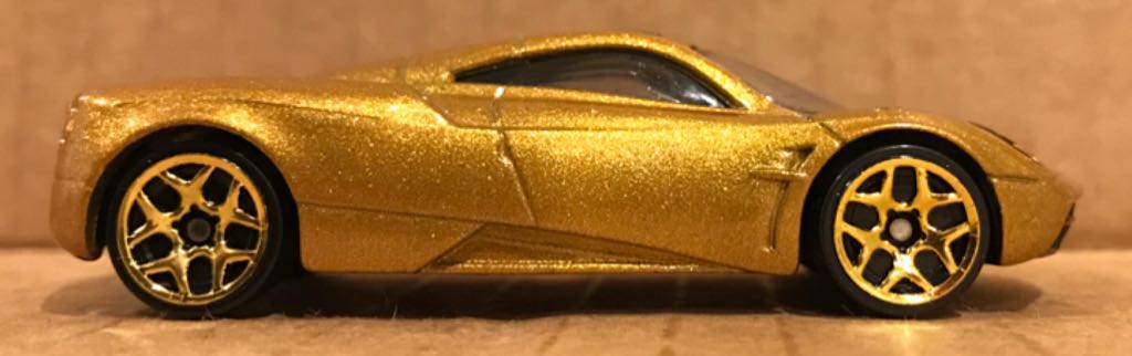 Pagani Huayra - 2016 HW Exotics 5-Pack toy car collectible - Main Image 1