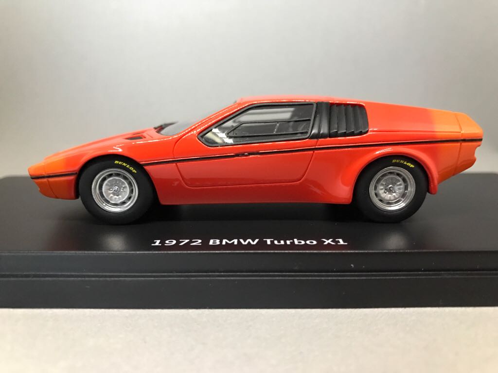 BMW M1 Turbo X1  toy car collectible - Main Image 2