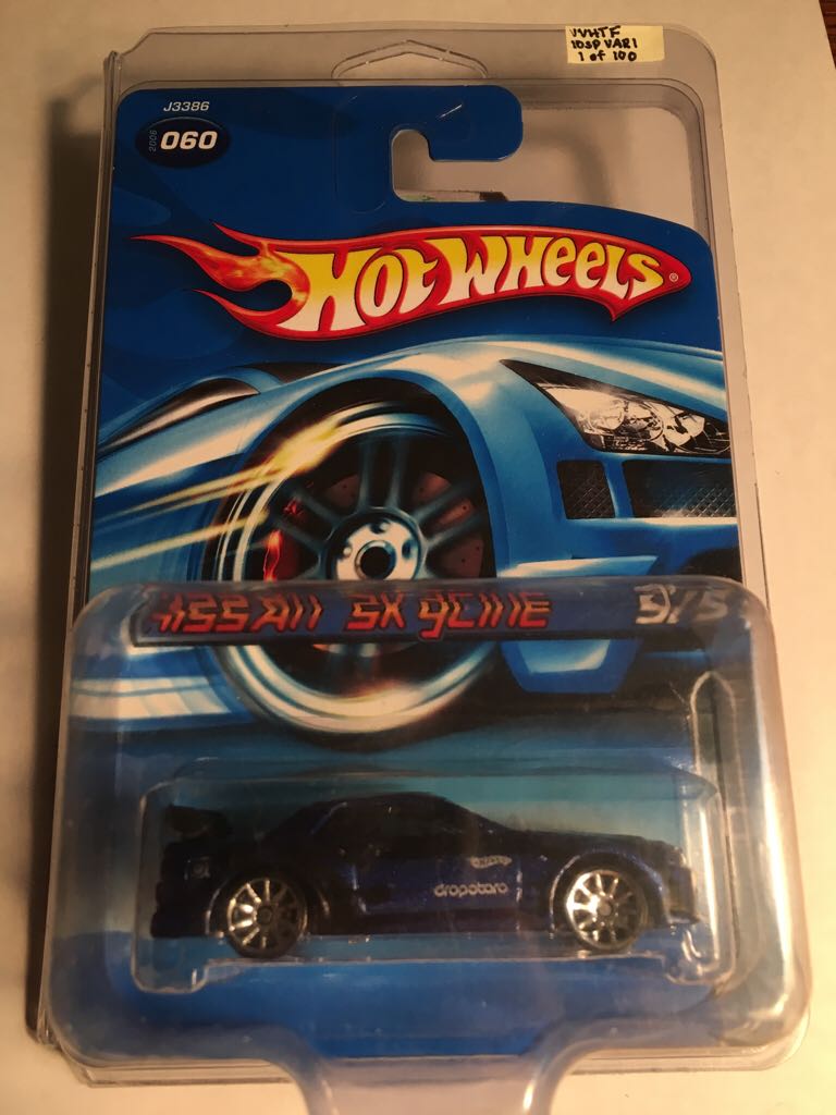 Hot Wheels Nissan Skyline R32 Dropstars Dark Blue With 10sp Wheel Variation toy car collectible - Main Image 1