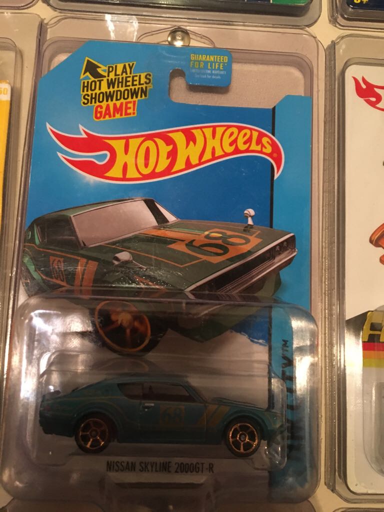 Nissan Skyline 2000GT-R - HW City toy car collectible - Main Image 1