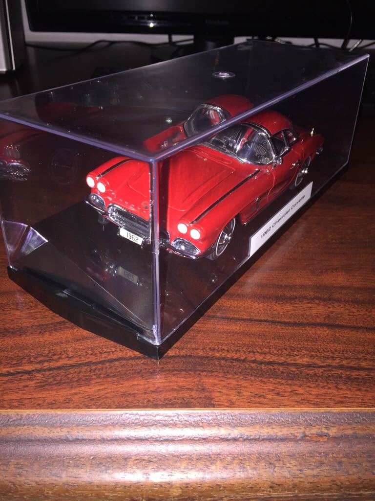 1962 Chevrolet Corvette  toy car collectible - Main Image 2