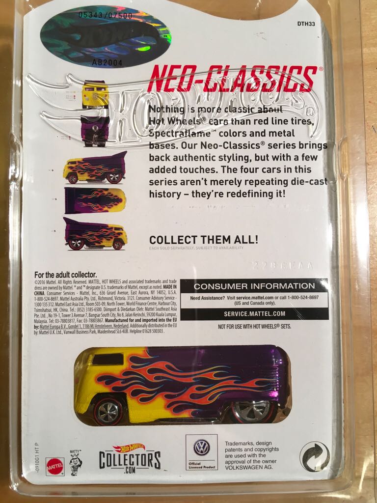 RLC - Volkswagen Drag Bus - 2016 RLC Neo-Classics Series 14 toy car collectible - Main Image 2
