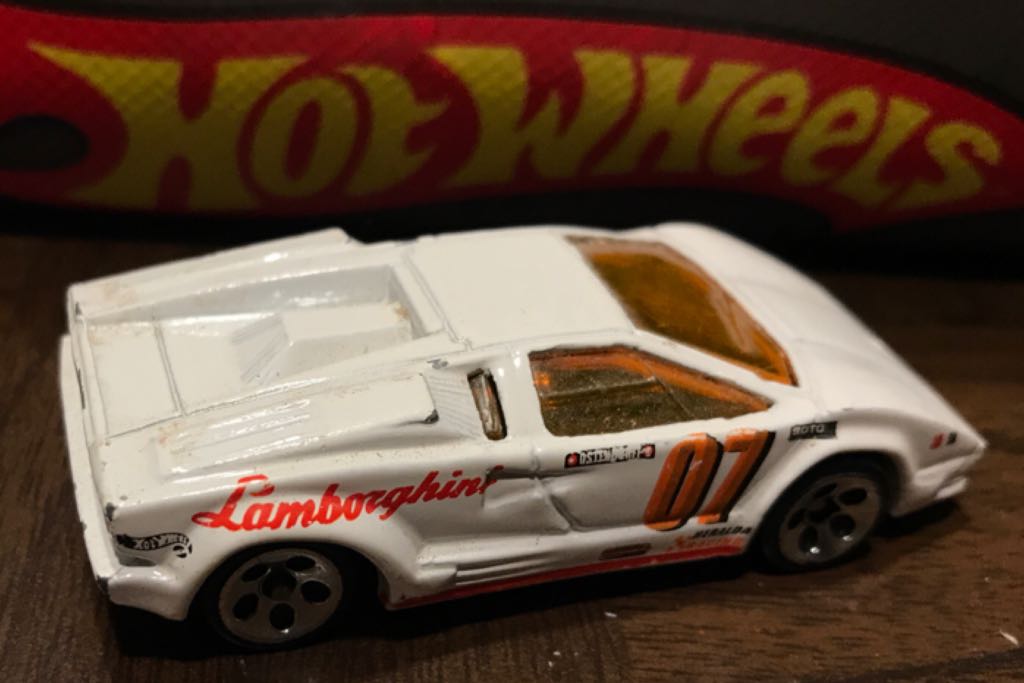 25th Anniversary Countach - World Racers 2 toy car collectible - Main Image 2