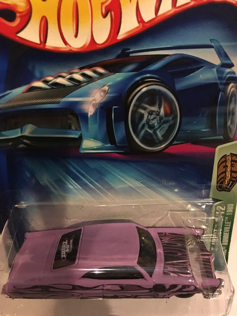 Pontiac Bonneville 1965 toy car collectible - Main Image 2