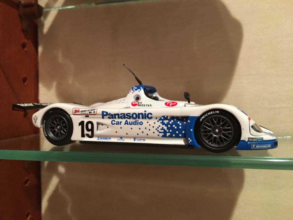 BMW V12 - V12 LM toy car collectible - Main Image 1