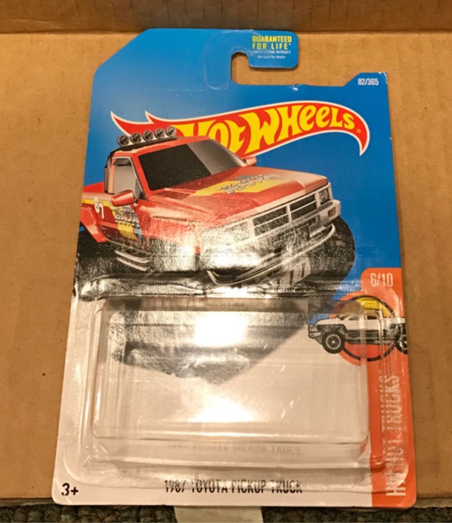 Toyota Pickup Truck 1987 - Hot Wheels toy car collectible - Main Image 2