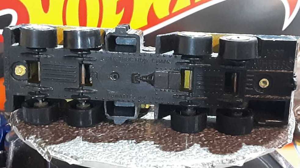 Construction Crane (m) - Workhorses toy car collectible - Main Image 3