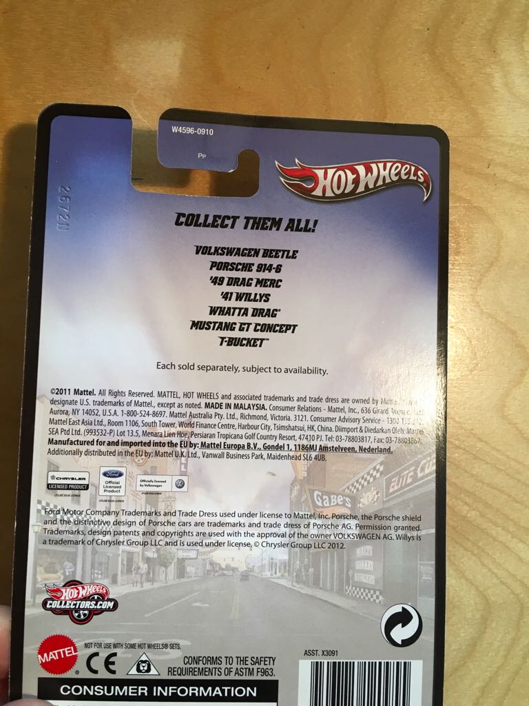 Boulevard - Volkswagen Beetle - 2012 Boulevard - Big Hits toy car collectible - Main Image 2