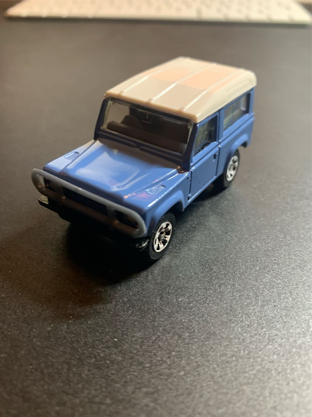 Land Rover Ninety - Matchbox toy car collectible - Main Image 2