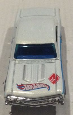 ’67 Chevell SS 396 Blanco - Hot Wheels toy car collectible - Main Image 2