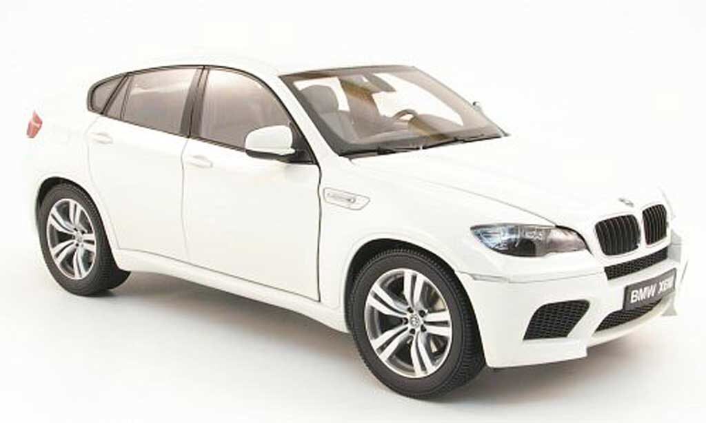 BMW X6  - Kyosho toy car collectible - Main Image 1