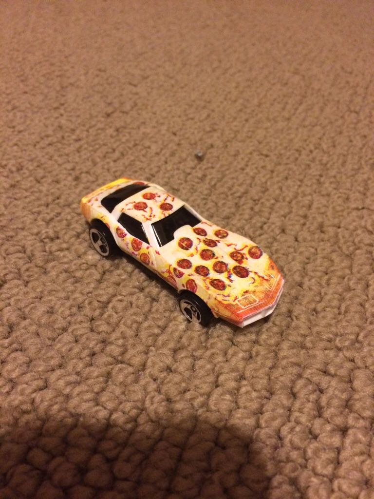 Hot Wheels Pizza Corvette  toy car collectible - Main Image 1