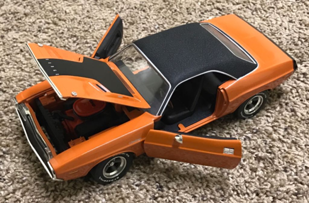 Dodge - 426 Hemi toy car collectible - Main Image 2