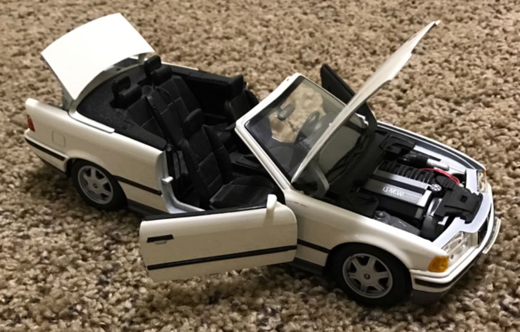 BMW - 3 Series toy car collectible - Main Image 2