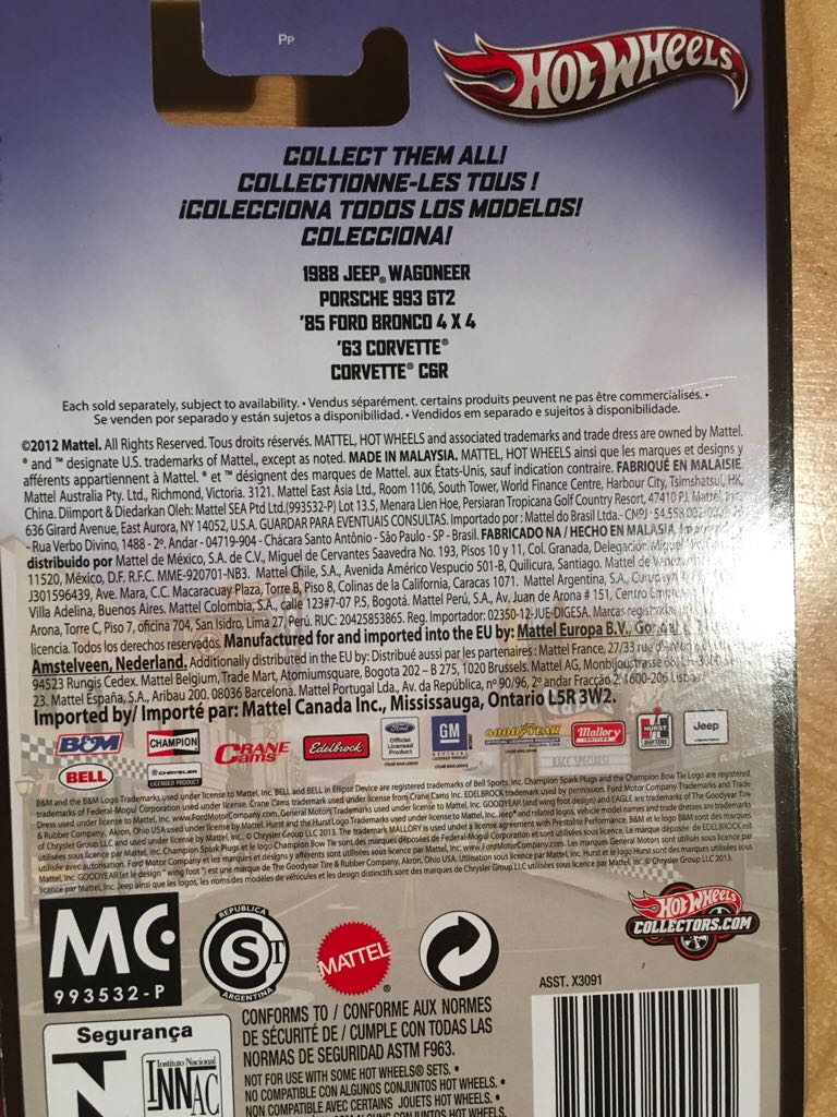 Boulevard - ’63 Corvette - 2013 Boulevard - Mix 4 toy car collectible - Main Image 2