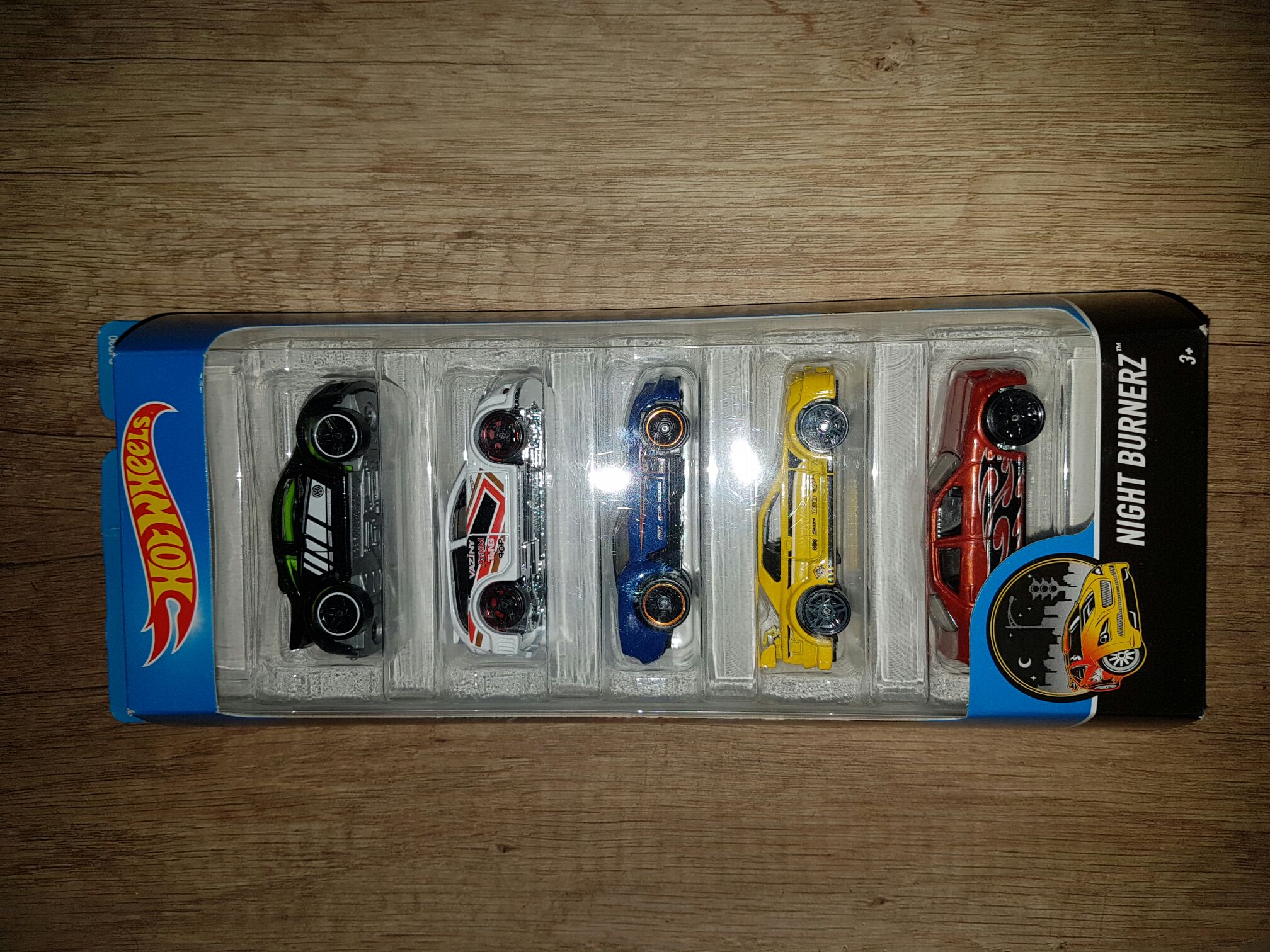 Nissan Skyline GT-R (HW) - Night Burnerz 5-Pack 2016 toy car collectible - Main Image 2