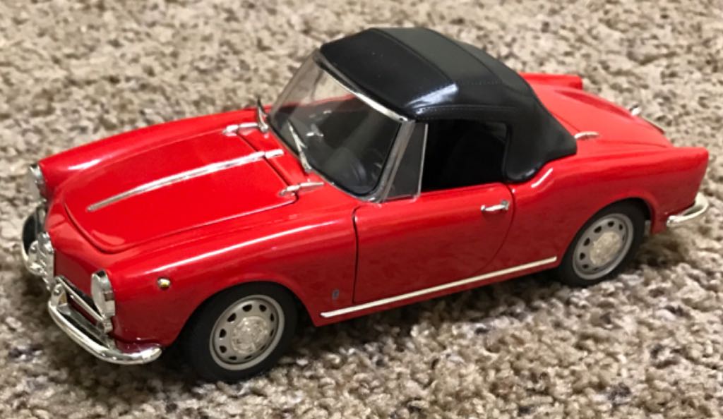 Alfa Romeo - Spyder toy car collectible - Main Image 1