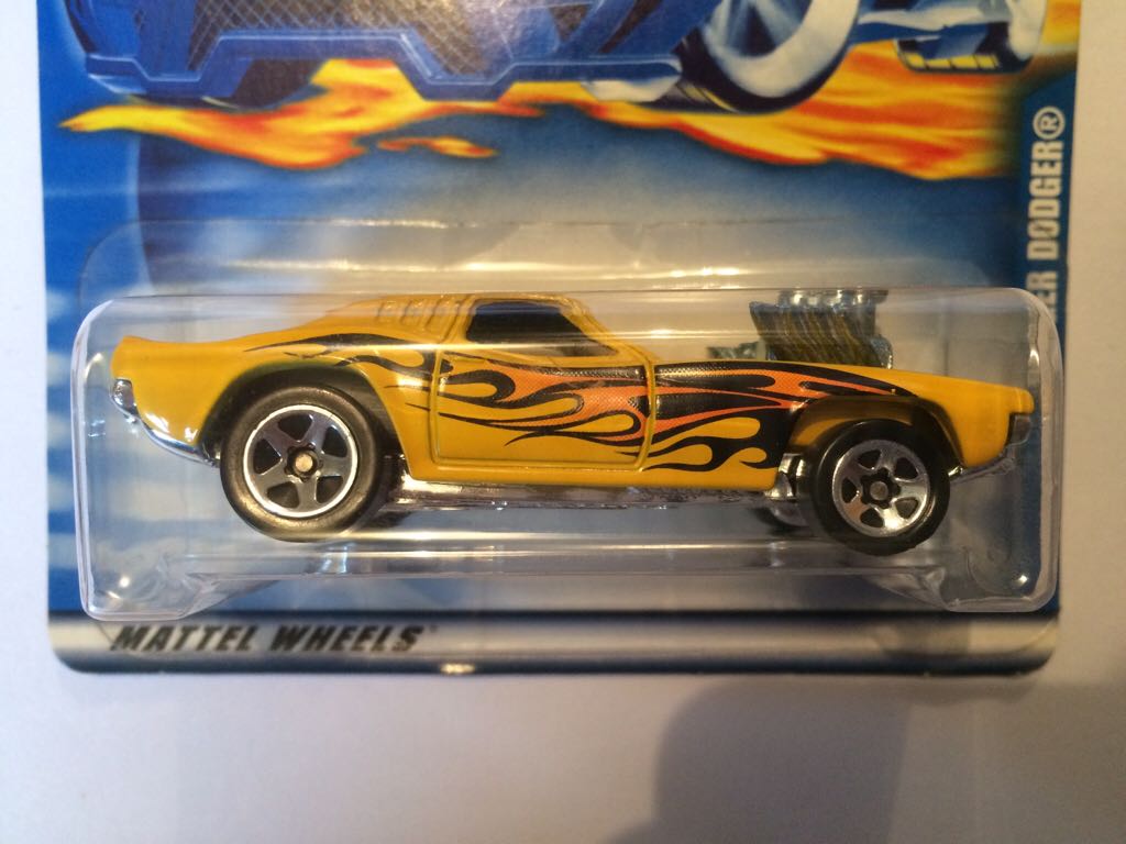 Rodger Dodger - 2001 Mainline toy car collectible - Main Image 2