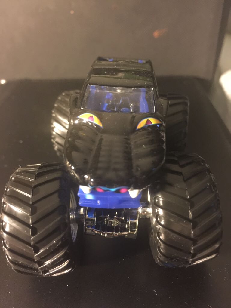 Predator  toy car collectible - Main Image 2