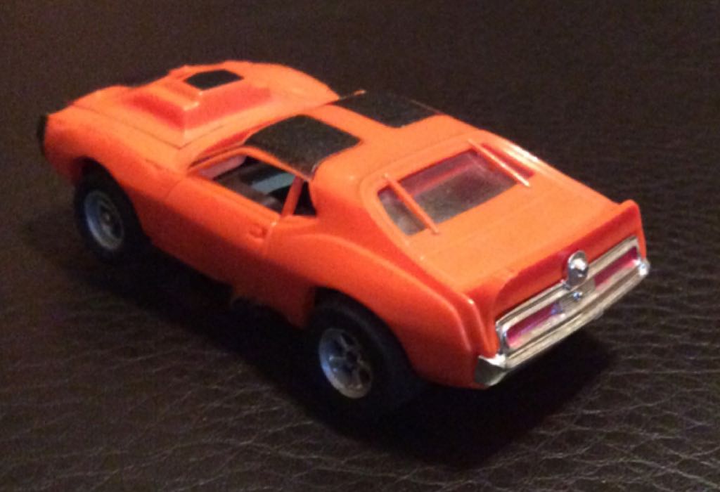 AMC - Non Magnatraction toy car collectible - Main Image 2