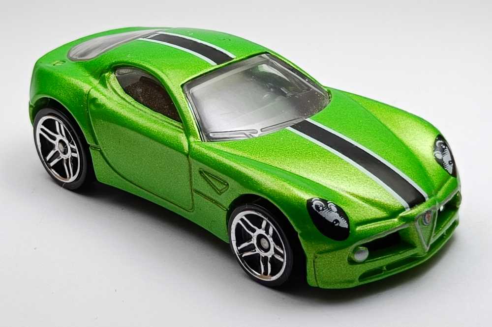 Alfa Romeo 8C Competizione - HW Exotics 5-Pack toy car collectible - Main Image 3
