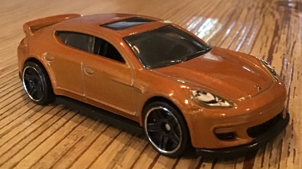 2013 Porsche Panamera - HW Exotics 2017 toy car collectible - Main Image 4