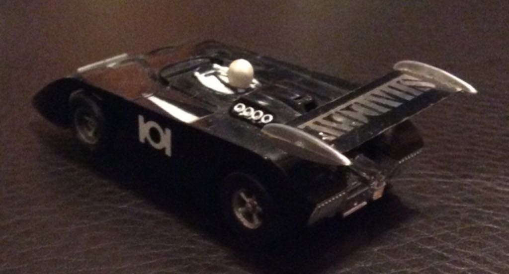 Aurora Ferrari - Magnatraction toy car collectible - Main Image 2