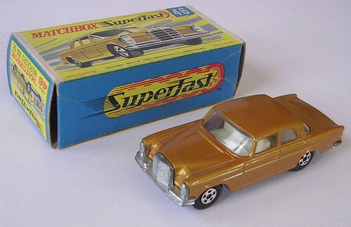 Mercedes Benz 300SE - Superfast Matchbox toy car collectible - Main Image 2